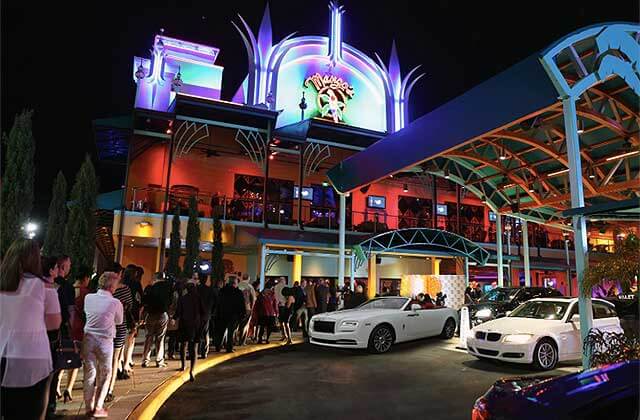 front exterior with valet area and waiting line at mangos tropical cafe orlando