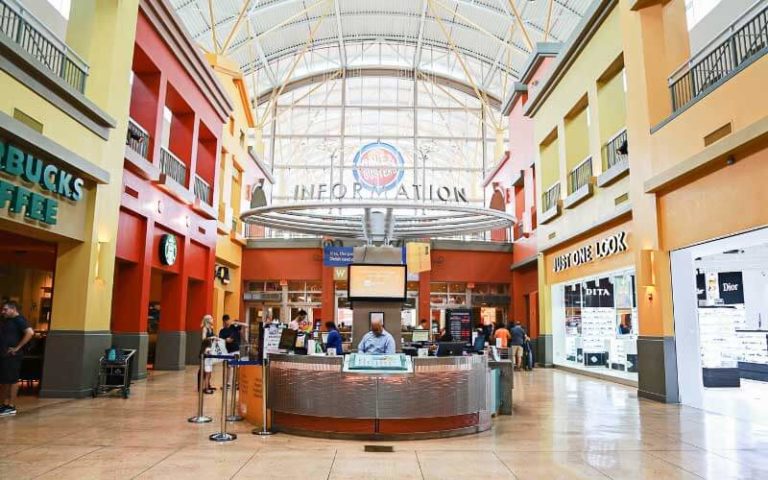 information desk with dave and busters atria at dolphin mall miami