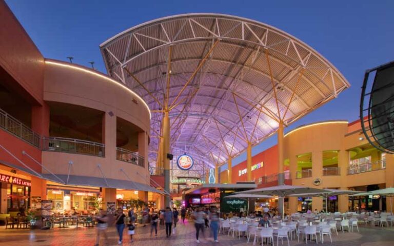 night entrance with dave and busters at dolphin mall miami