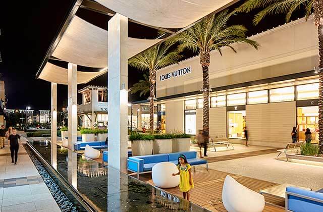 outside corridor with fountain and louis vuitton storefront at st johns town center jacksonville