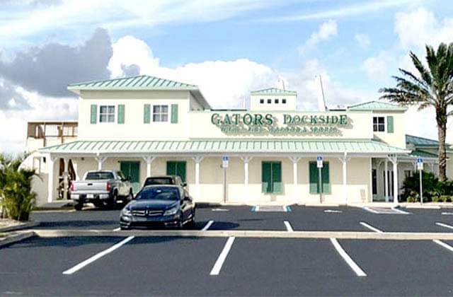 front exterior of restaurant with parking lot at gators dockside port canaveral
