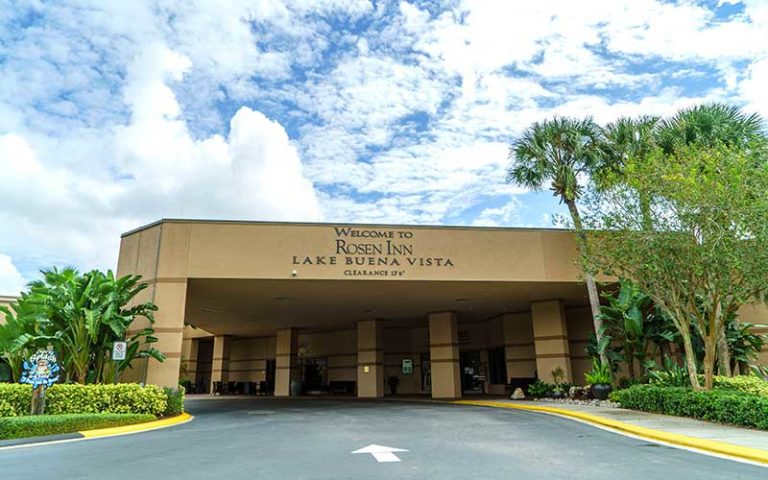 front entrance with welcome sign at rosen inn lake buena vista