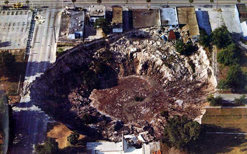 An aerial view of the Winter Park sinkhole in 1981. (Orlando Sentinel file)