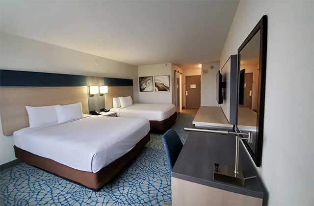 hotel room with two king beds at wyndham orlando resort and conference center celebration area