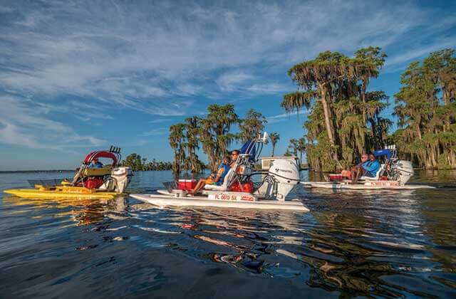 catboat escapes clermont catamaran boats stopped enjoying lake