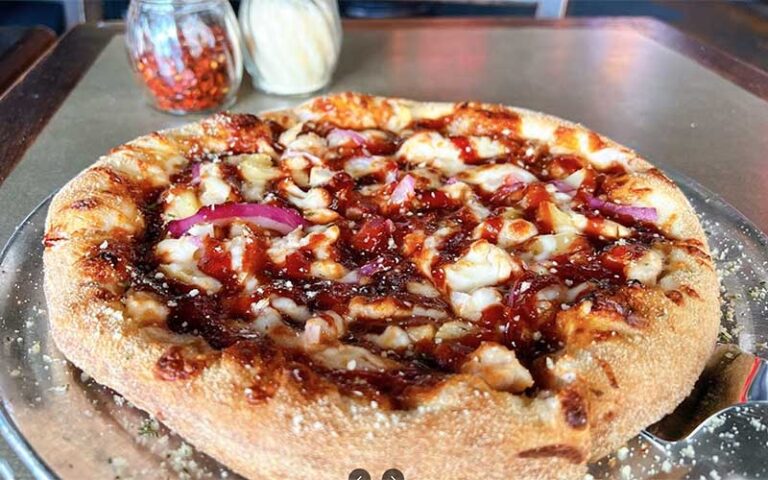 barbecue pizza at carmines pie house jacksonville