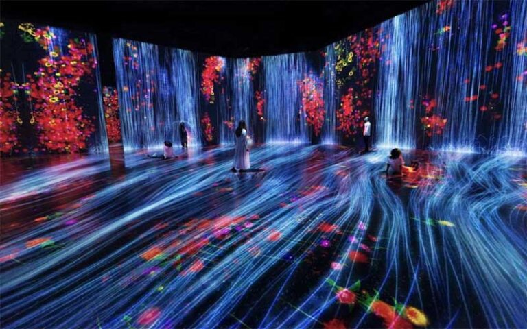 3d interactive room with light and flowers at superblue miami