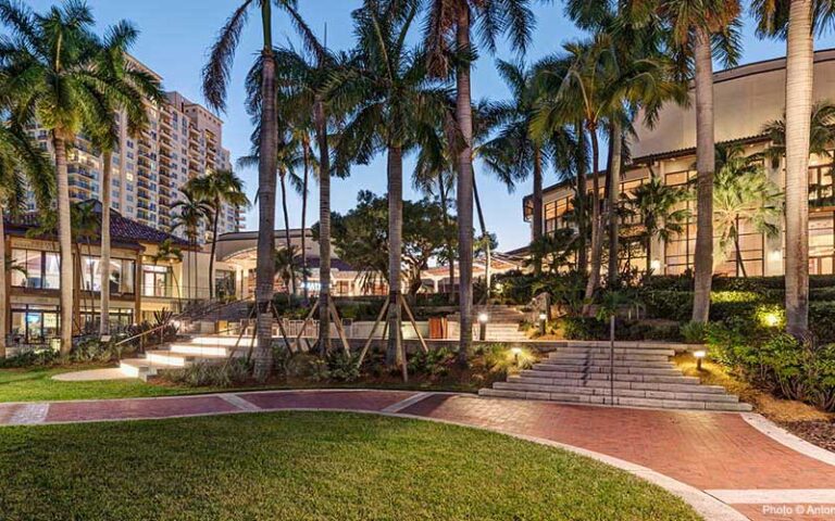 exterior of theater with pavilion at broward center for the performing arts ft lauderdale