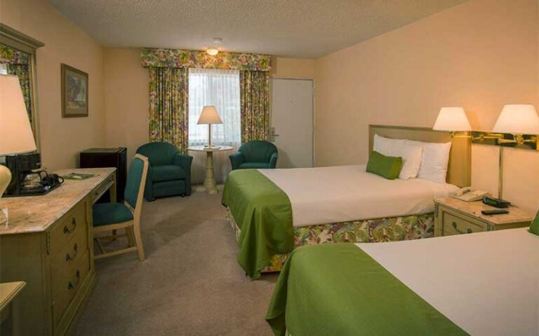 green themed decor double room at sandcastle resort lido beach sarasota