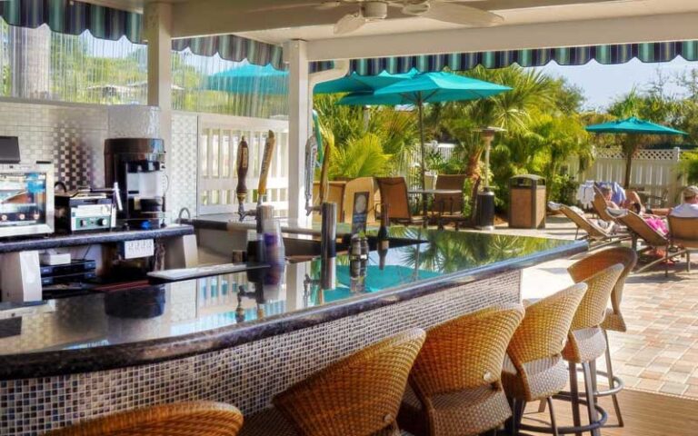 poolside patio bar at best western plus siesta key gateway sarasota