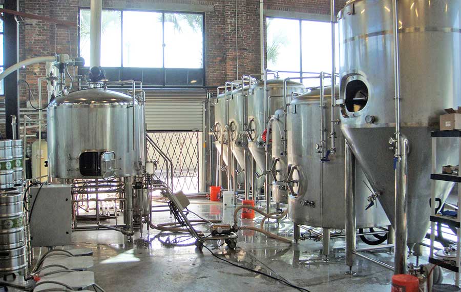 beer kettles and tanks at aardwolf brewing company jacksonville