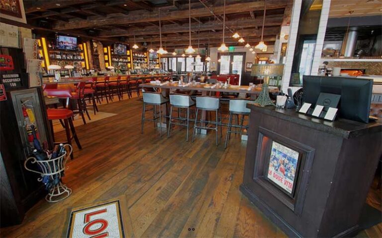 wood plank dining room interior at louis bossi ristorante bar pizzeria ft lauderdale