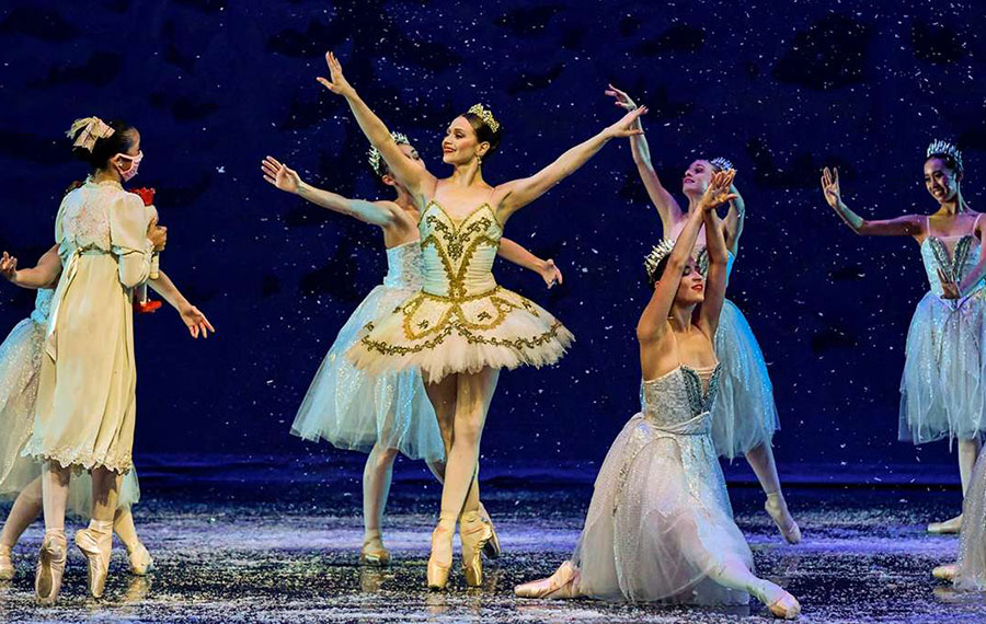 ballet dancers performing in nutcracker suite at dr phillips center