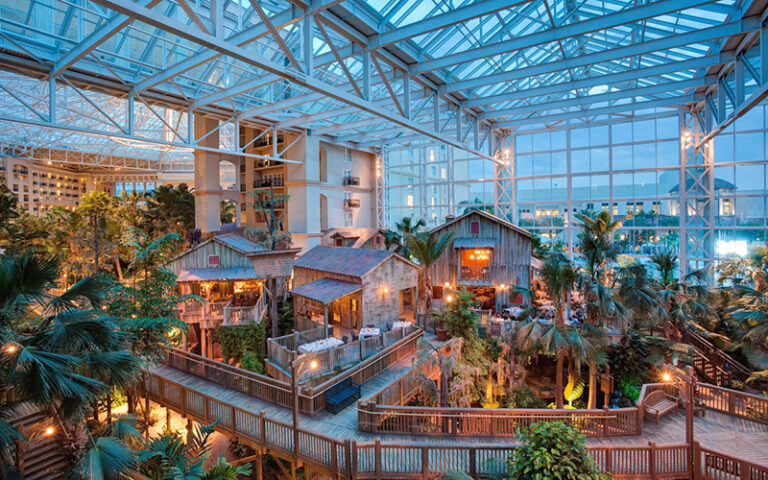 florida setting buildings and boardwalks in atrium at gaylord palms resort kissimmee