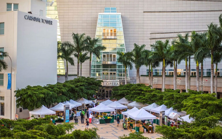 daylight exterior of courtyard market at adrienne arsht center for the performing arts miami