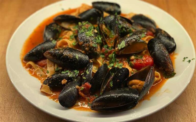 mussels dish at the etna rossi ft lauderdale