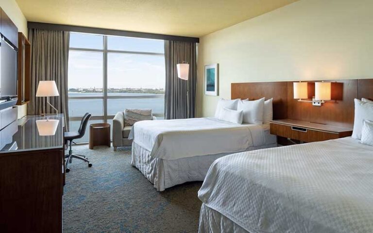 double bed guestroom with bay view at the westin tampa bay