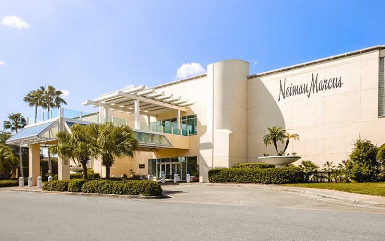exterior of neiman marcus store at international plaza and bay street tampa