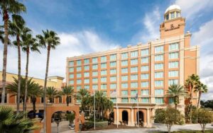 front exterior of hotel with entrance at renaissance tampa international plaza hotel