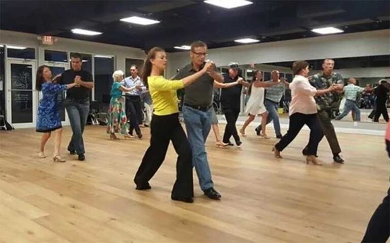 couples dancing in class at caruso dancesport west palm beach