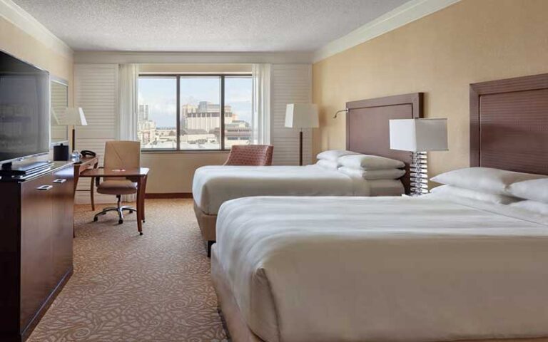 double king bed guest room with downtown view at west palm beach marriott