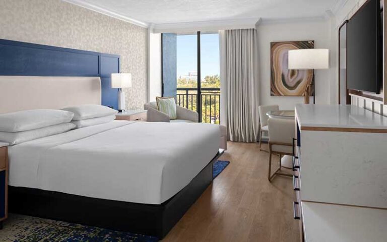 king size bed guestroom with view at sheraton sand key resort clearwater beach