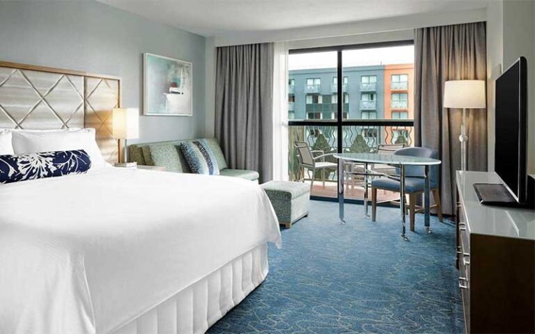 king sized bed suite at walt disney world swan resort orlando
