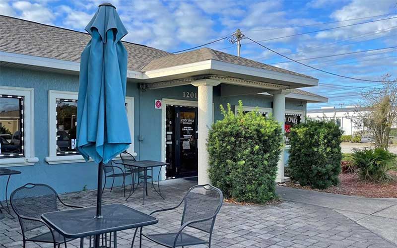 Cozy Oaks Restaurant Breakfast & Lunch Casual Cafe, Lakeland
