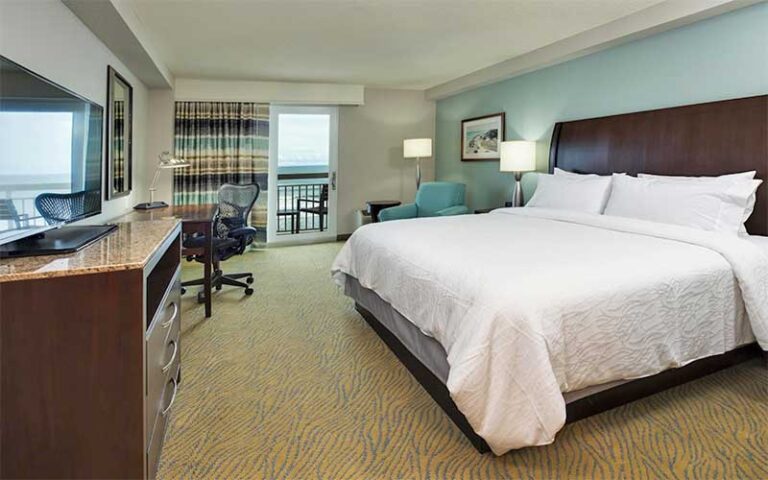 king bed suite with balcony at hilton garden inn daytona beach oceanfront