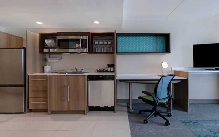kitchenette in suite at home2 suites by hilton gulf breeze pensacola area