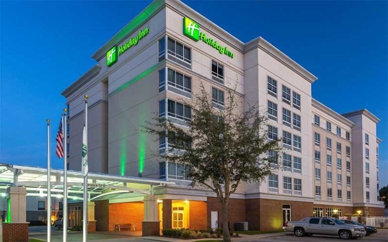 night exterior of high rise hotel at holiday inn winter haven