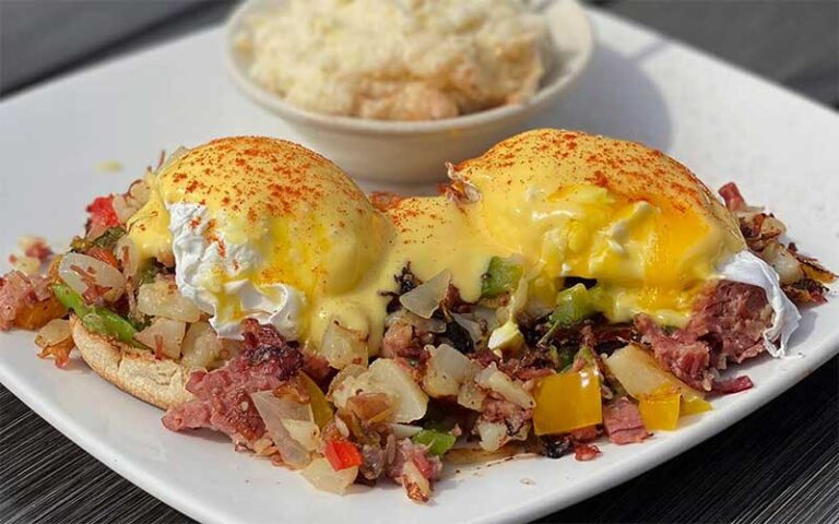 eggs benedict hash at berry fresh cafe port st lucie