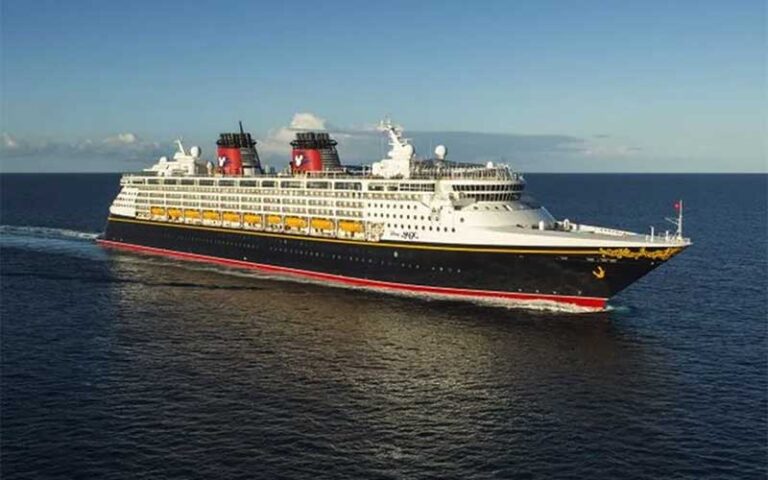 cruise ship magic at sea disney cruise line port everglades fort lauderdale