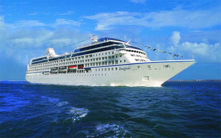 midsized ship insignia at sea oceania cruises port miami