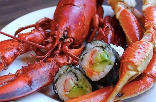 An Orlando mainstay since 1990, Boston Lobster Feast is a must-visit with a world famous buffet offering sushi, soups, salads, a complete raw bar, hot and cold appetizers, lots of side items, chicken, prime rib, and desserts baked fresh daily in their own bakery. 
@bostonlobsterfeast