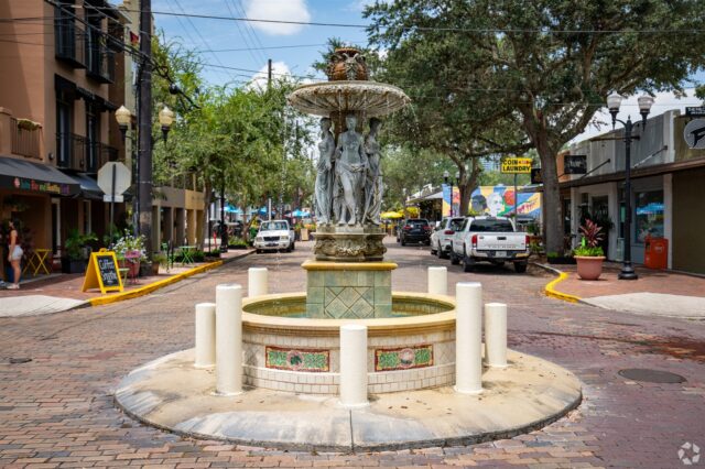 From charming, historic homes alongside brick-paved streets to energetic, entertainment hot spots, Downtown Orlando’s diverse neighborhoods step up the options for unique discoveries and memorable moments. Visit DTO to experience Orlando's unique personality and vibrance.
@dwntwn_orlando