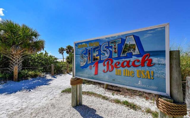 Sarasota's loveliest beach, with quartz-crystal sand as white and soft as powdered sugar, is Siesta Key Beach. It's continuously voted by travelers as one of the 'Top Beaches in the U.S.'
@visitsarasotacounty