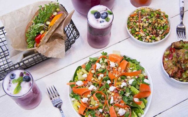 Fresh&Co's innovative menu is one of a kind, and all of their cuisine – including dressings, soups, and sauces – are prepared in-house daily, ensuring that every meal is… just made. Just for you.
@freshandcousa