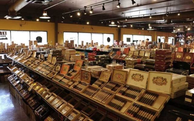 Come visit Corona Cigar Orlando cigar superstore with over 2 million cigars in stock and enjoy a drink at the bar while savoring the perfect cigar.
@coronacigardowntowno