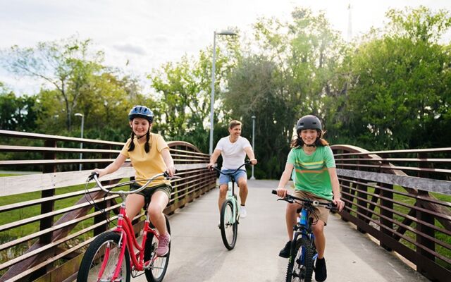 With world-class fishing, snorkeling, canoeing, tubing and kayaking, there’s always plenty to do on the water. On land, those so inclined may enjoy birding, hiking, biking, fishing and pretty much everything else under the sun. Whether you hit the trails, paddle the Santa Fe River, float down the springs, take in a show, and sample local breweries and restaurants, we invite you to explore what’s good in Gainesville/Alachua County and create your own enduring memories!
@visitgainesville