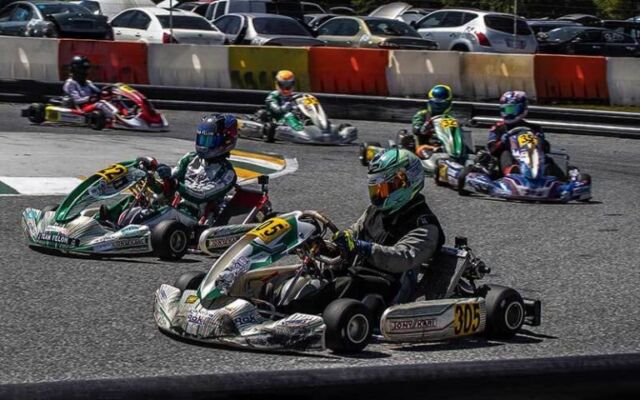 Race Rental Karts reaching top speeds of 45 miles per hour around Orlando Kart Center’s nearly one mile long track loaded with speedy straights, calculated curves, and harrowing hairpin turns! 
@orlandokartcenter